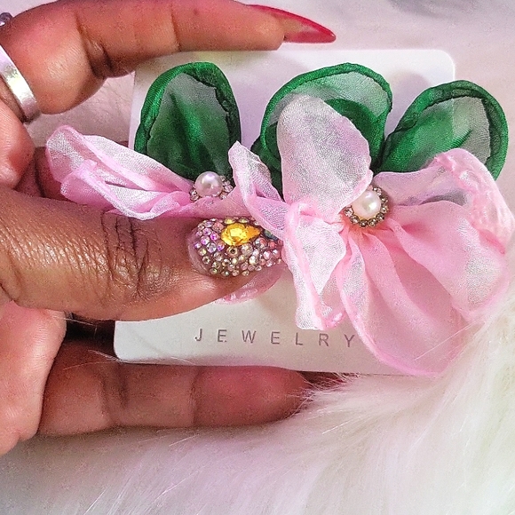 Flower EARRINGS - Picture 1 of 5